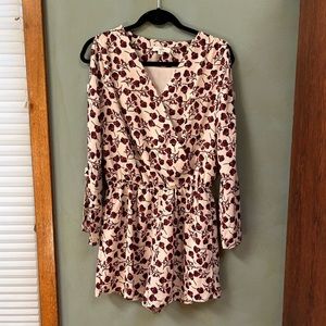 Entro, Long-sleeved romper, size: Small.